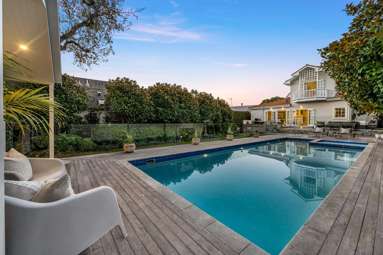 36 Waiatarua Road_3