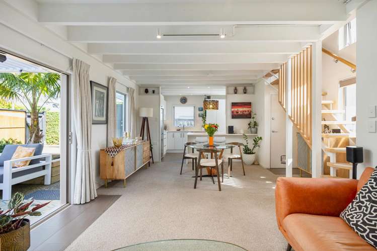 2/5 Wesley Avenue Mount Albert_11