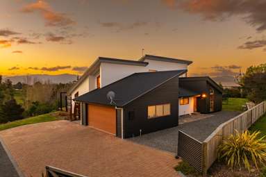 66 Fairbourne Drive_1