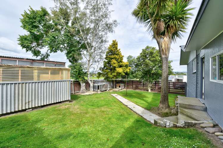 70 Walker Crescent Gore Surrounds_12