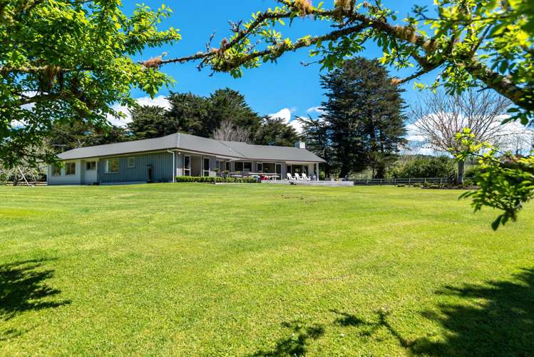 19 Valley Road Waitoki_20