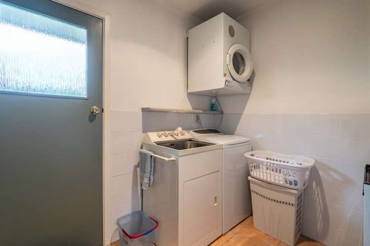 259 Queens Drive Windsor_21