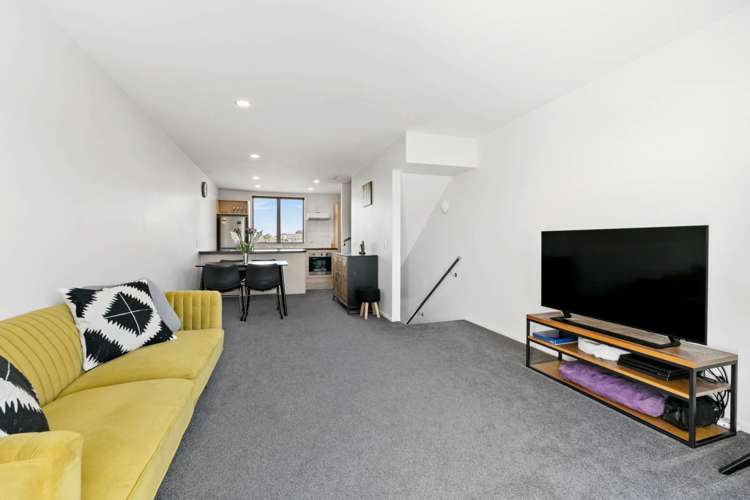 4/3 Riverside Road Orewa_1