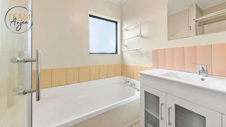 2/24 Norrie Smith Avenue Flat Bush_6