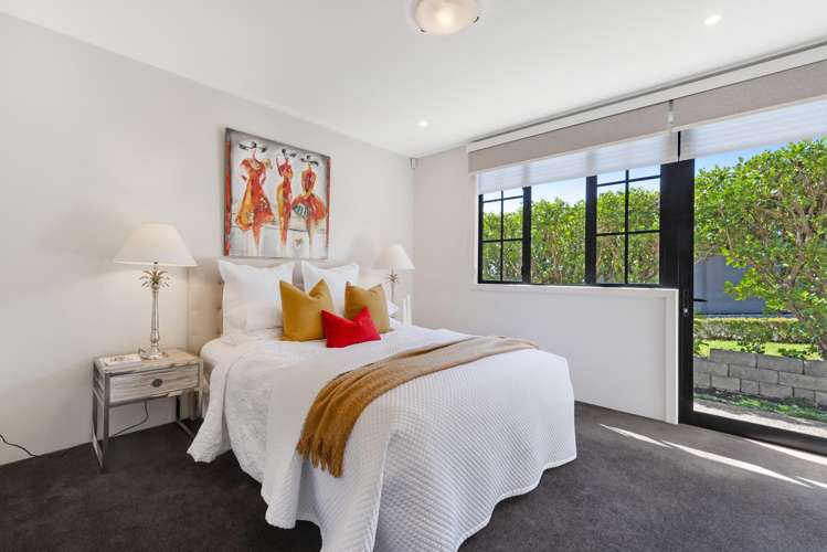 2 Glenoaks Rise Mellons Bay_25