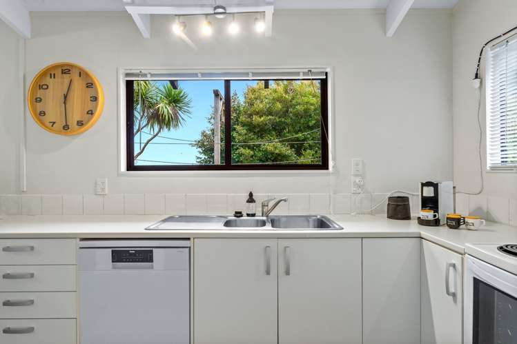 2/19 Seaview Road Glenfield_14