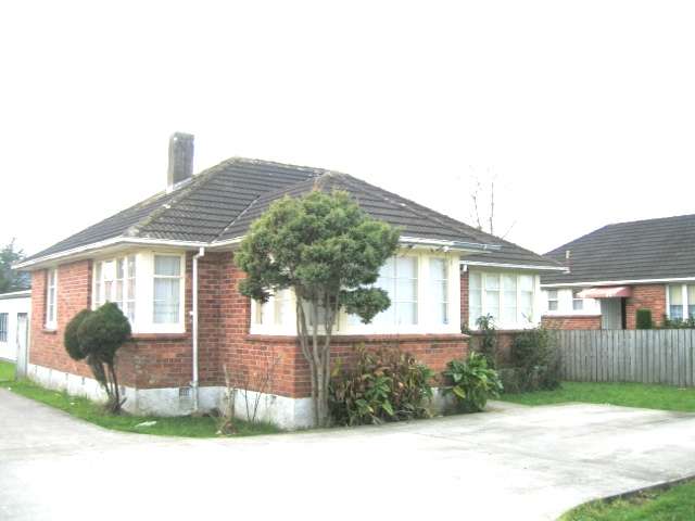 Classic brick and tile 3 bedrooms house