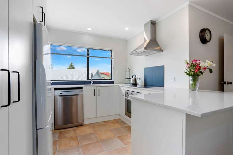 6 Thalia Place Totara Vale_7