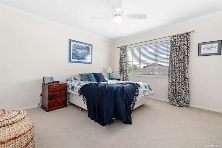 7 Brechin Place Wattle Downs_10