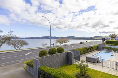 9/110 Lake Terrace_3