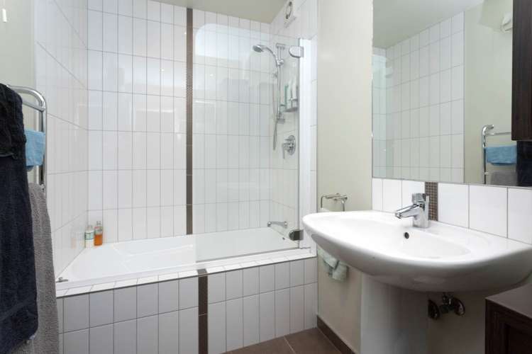 2/50 Livingstone Street Westmere_9