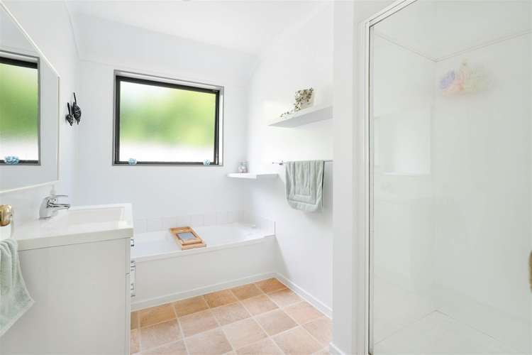 46 Otia Drive Richmond_24