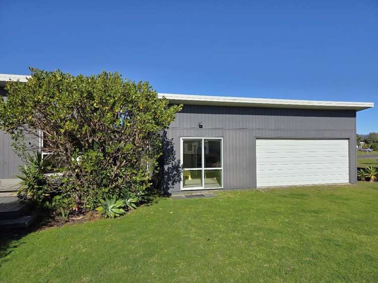 102 Sands Crescent Matarangi_13