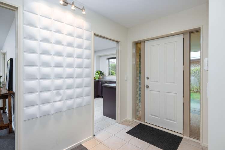 6 Meeking Place Aidanfield_16