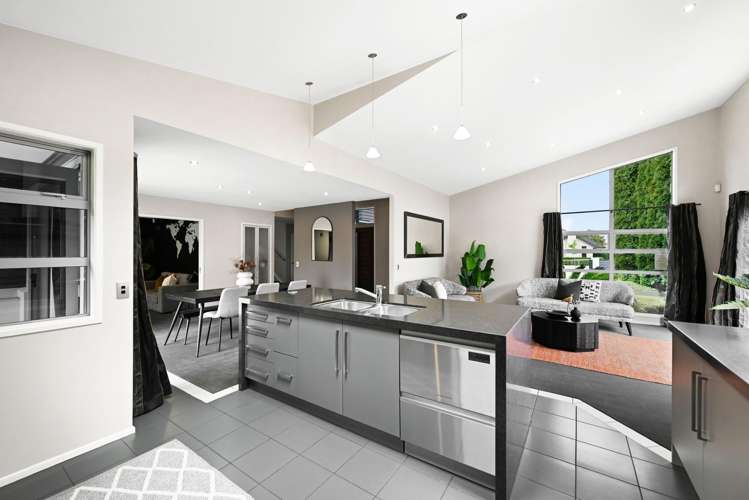 87 Huntington Drive Huntington_3