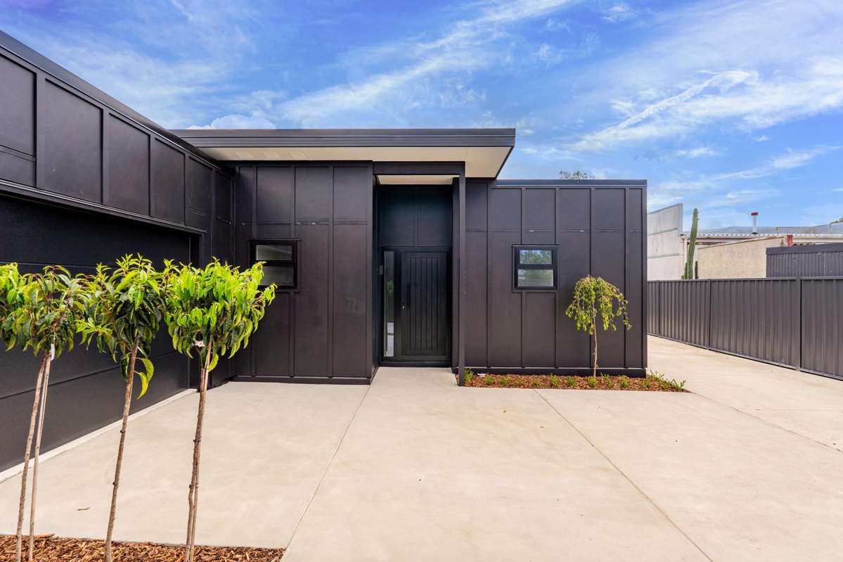 927A Nelson Street North (front townhouse)_0