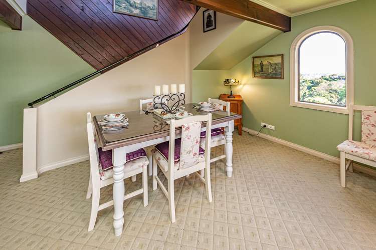 22 Shakespeare Road Bastia Hill_12