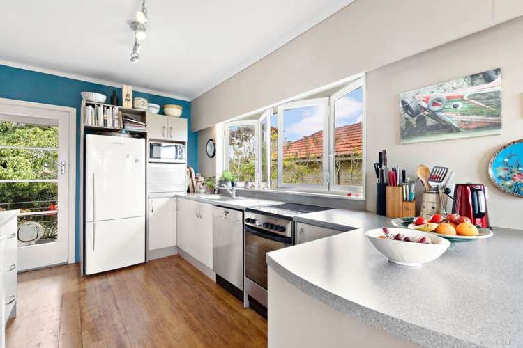 70 Lake Road Narrow Neck_4