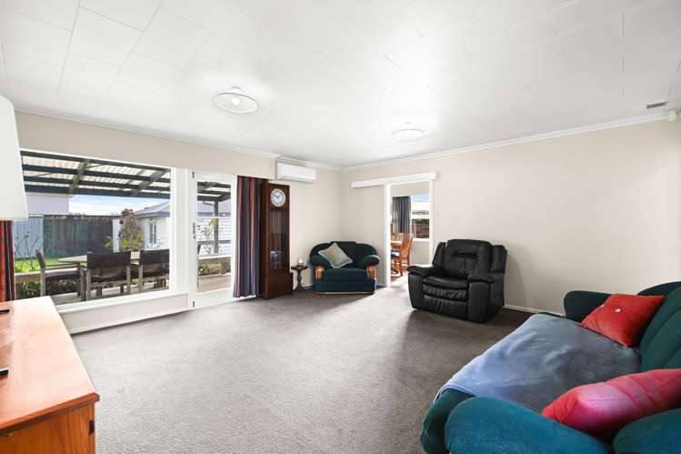 69 Resthill Crescent Glenview_9