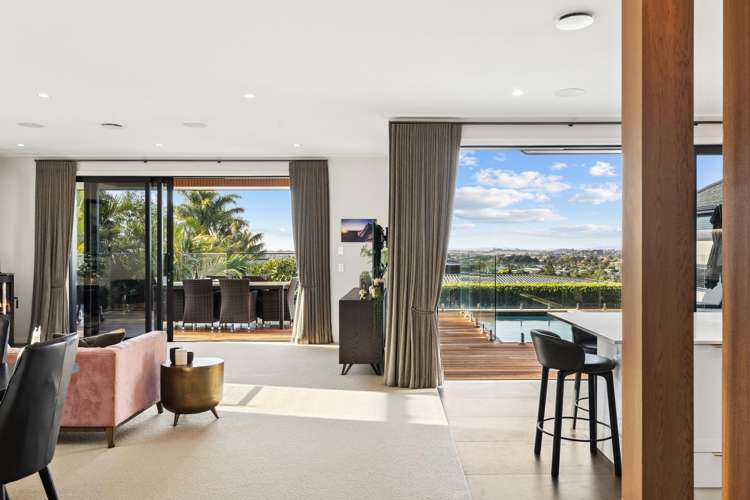 328 Upper Queen Street Pukekohe_14