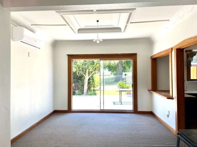 1000A Willowpark Road North 10490_1