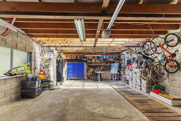 318 Queens Drive Lyall Bay_17