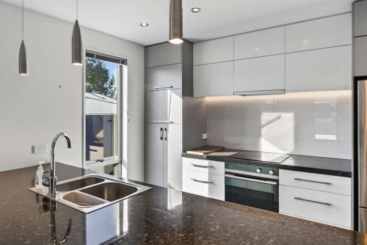 11 Holt Place Burnside_25