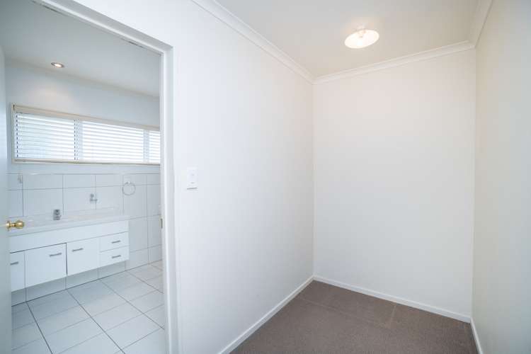 31 Strachan Way Highbury_11