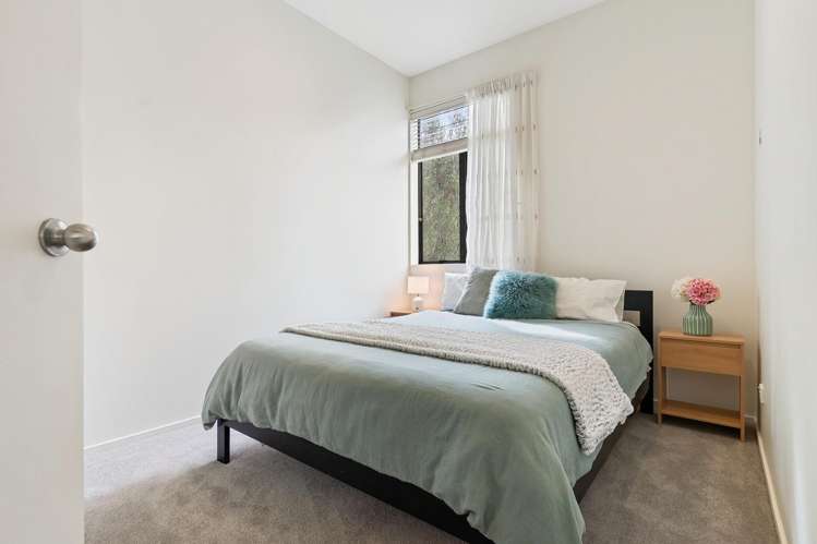 1/12 Herons Way Northcote_15