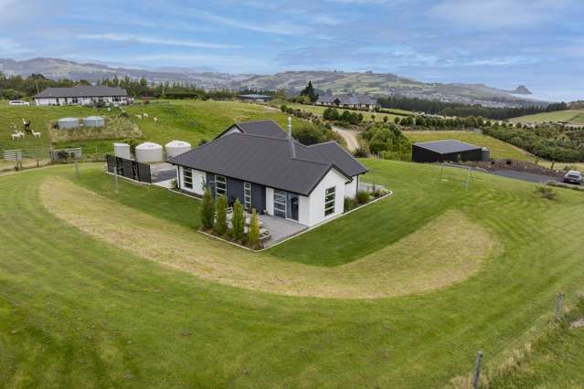 Modern Lifestyle Living with Stunning Coastal Views