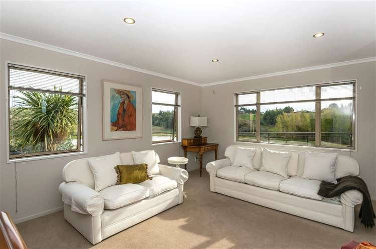 16 Lake View Place Fairhall_13