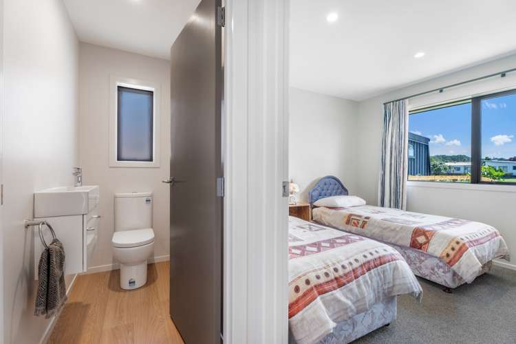 105 Rangiora Crescent Matarangi_19