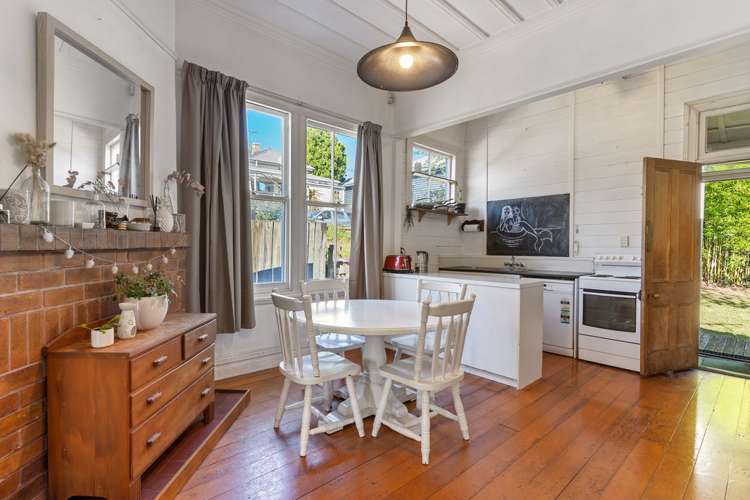 2 Mostyn Street Kingsland_6