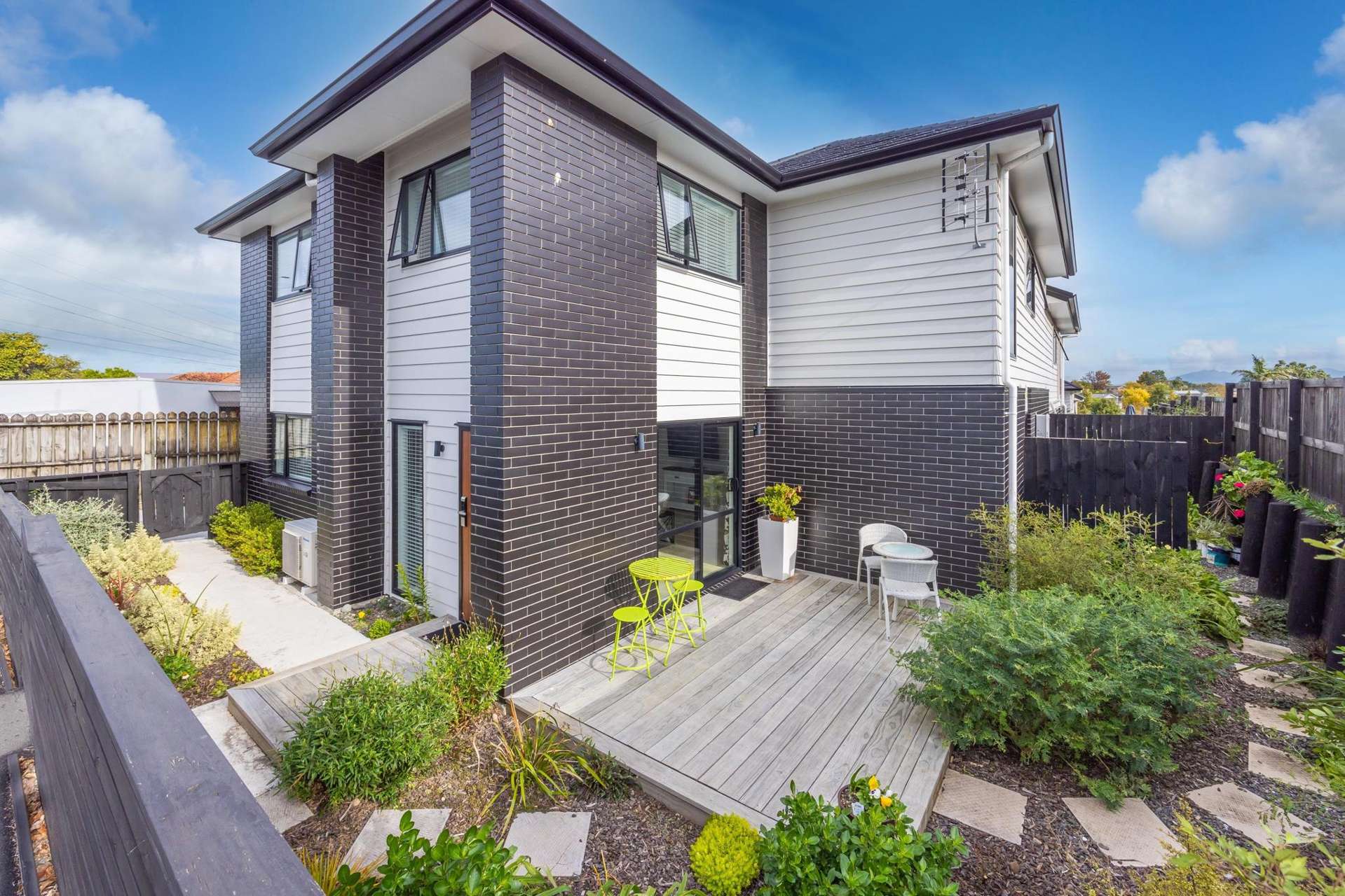 1/164 Cambridge Road Hillcrest_0