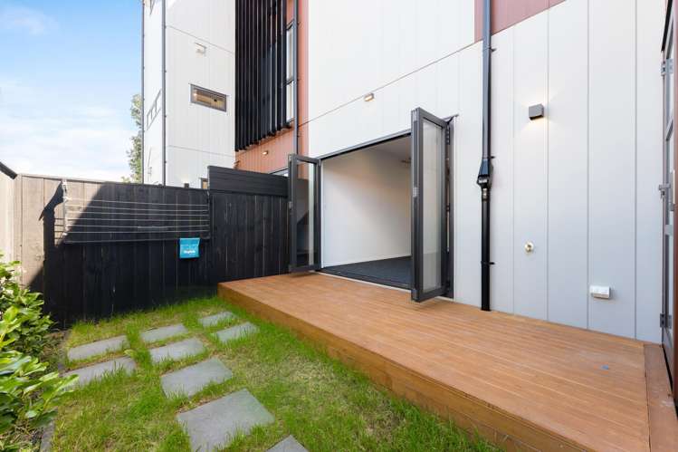 729B Massey Road Mangere_17