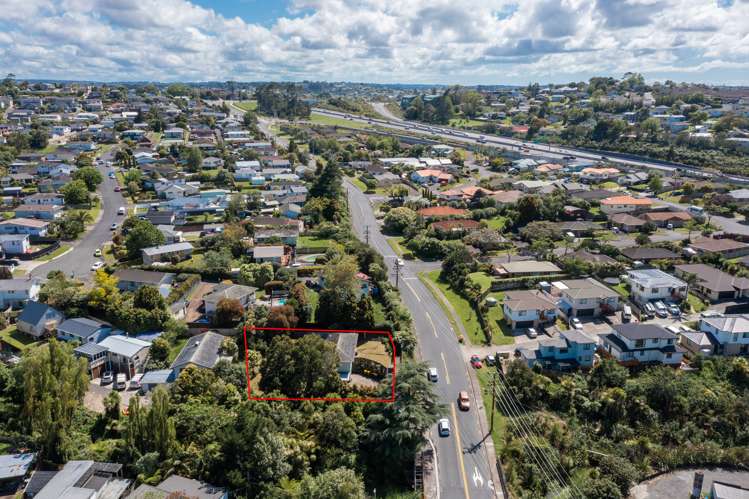 8 Makora Road Massey_9