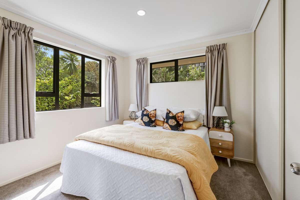 26 Black Teal Close_2