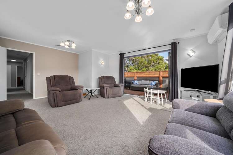 6 Wantwood Grove Churton Park_3