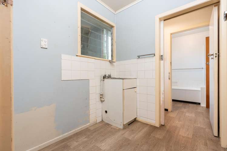 82 Great North Road Kamo_13