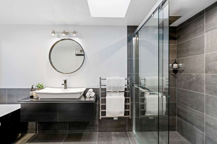 18 Falcon Heights Mount Creighton_19