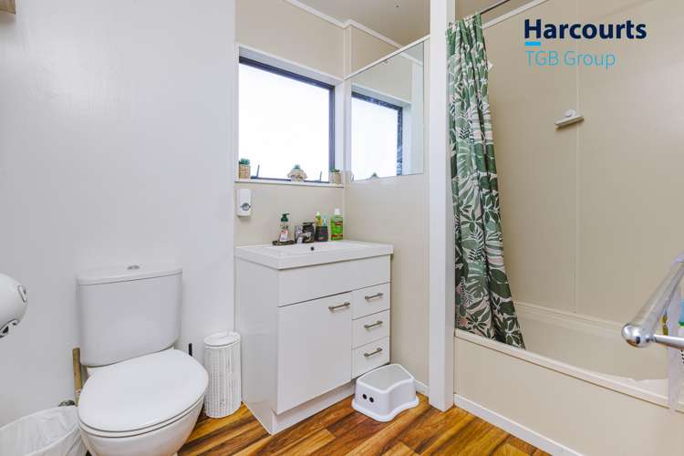 16a Hatherley Place Clendon Park_11