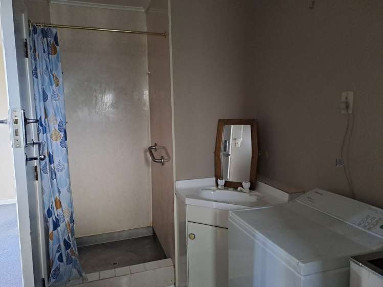 2/5 Schaumann Street Alexandra_7