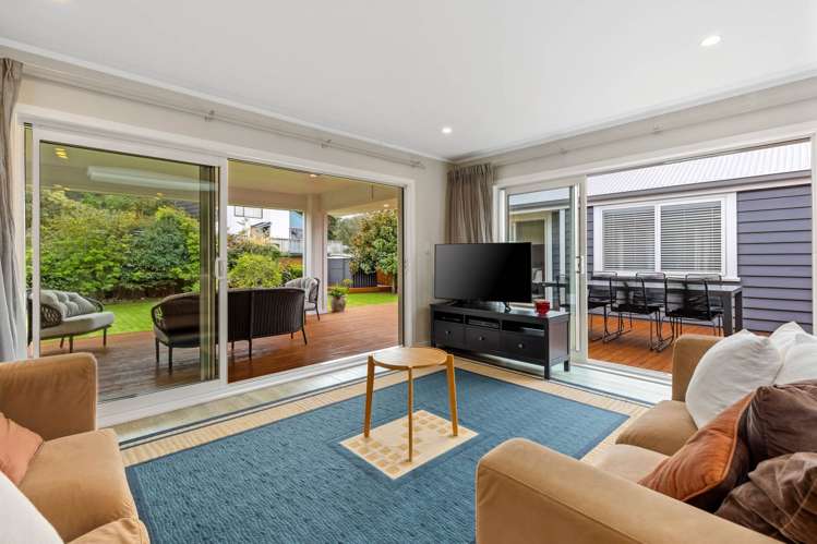 53 Arkles Strand Arkles Bay_11