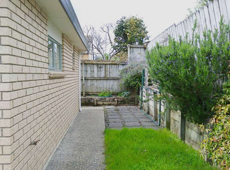 46 Newinn Crescent East Tamaki Heights_17