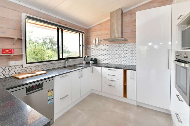 1389 Whangaparaoa Road Army Bay_7