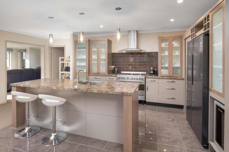 8 Kensington Place Springlands_7