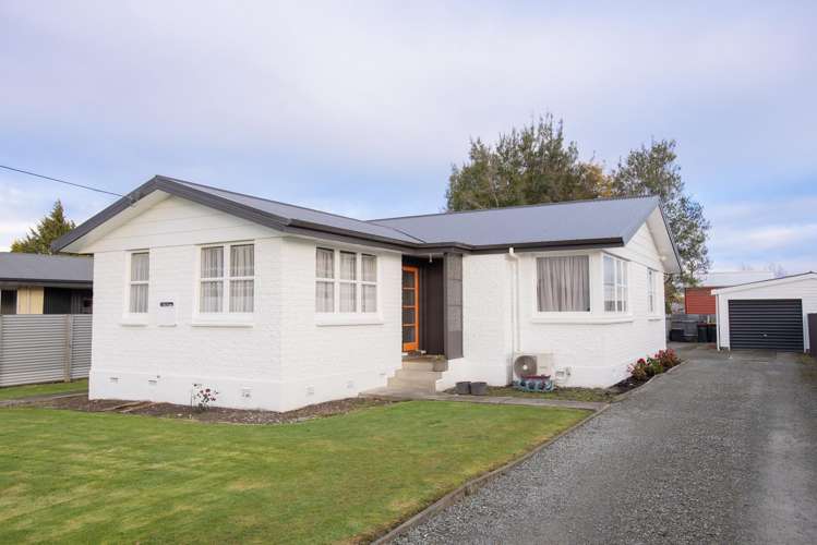 16 Great North Road Winton_19