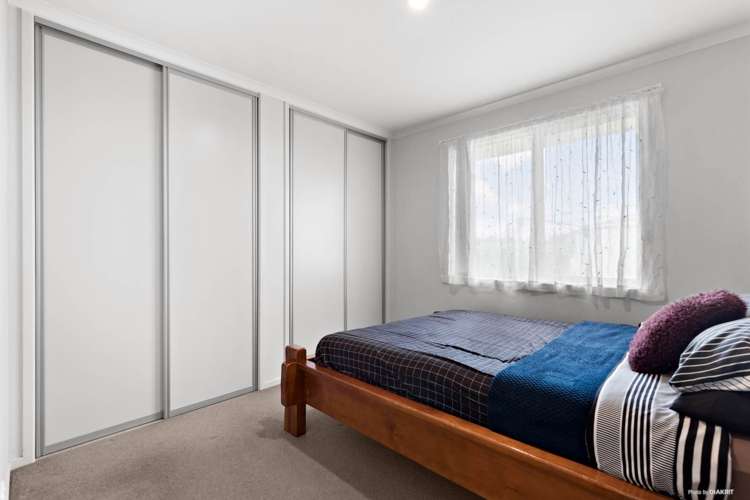 49 Sunningdale Street Wattle Downs_13