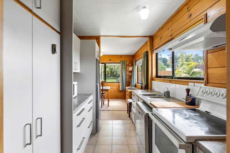 10 Langton Road Stanmore Bay_11