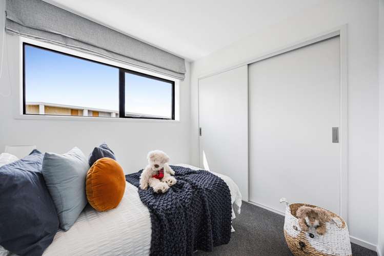 82 Glidepath Road Hobsonville_12